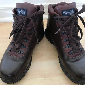Ladies Vasque Size  7.5  Hiking Boots